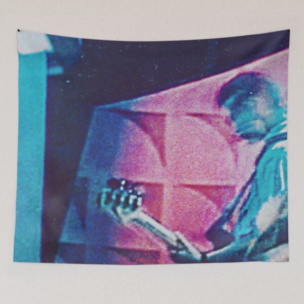 Aperçu de l'œuvre Bass Guitarist - Minimal Style Glitch Photographie abstraite créée et vendue par fotographique.