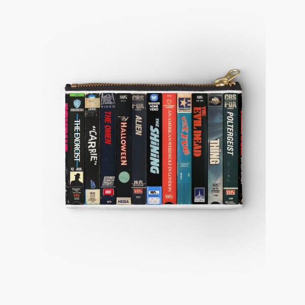Artikelvorschau, Klassische Horrorfilme – Vintage-VHS-Kassettenrücken entworfen und verkauft von Mr Mustard Prints.