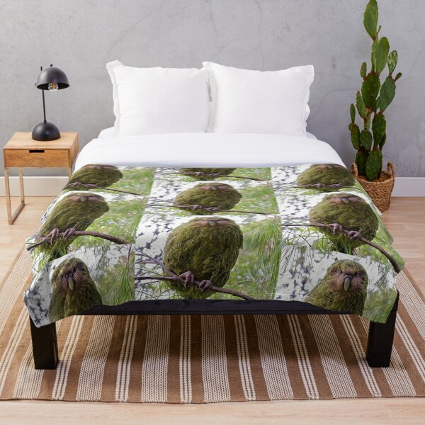 Item preview, Raro loro kakapo en la naturaleza de Nueva Zelanda designed and sold by Dreamy Armine Art.