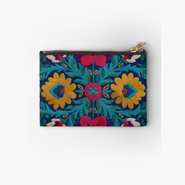 Aperçu de l'œuvre Tapis bleu brodé à motifs floraux Nim d'Ouzbékistan créée et vendue par GrinGalore.