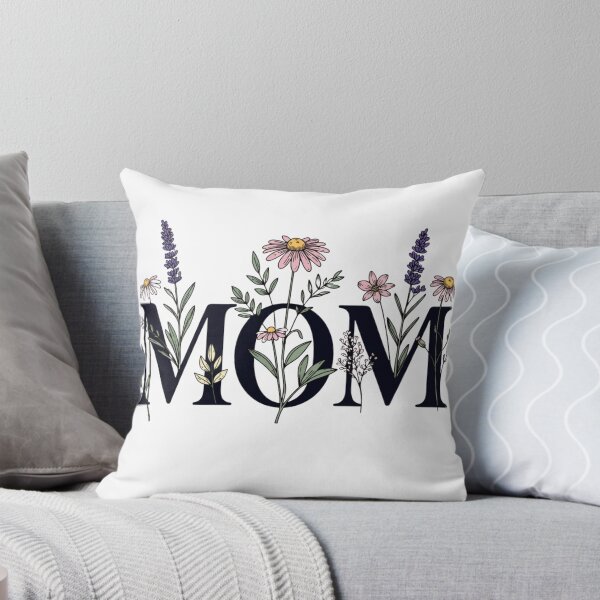 Aperçu de l'œuvre T-shirt fleuri « Maman » avec des fleurs sauvages | Cadeau champêtre élégant pour maman créée et vendue par LegendChoice.