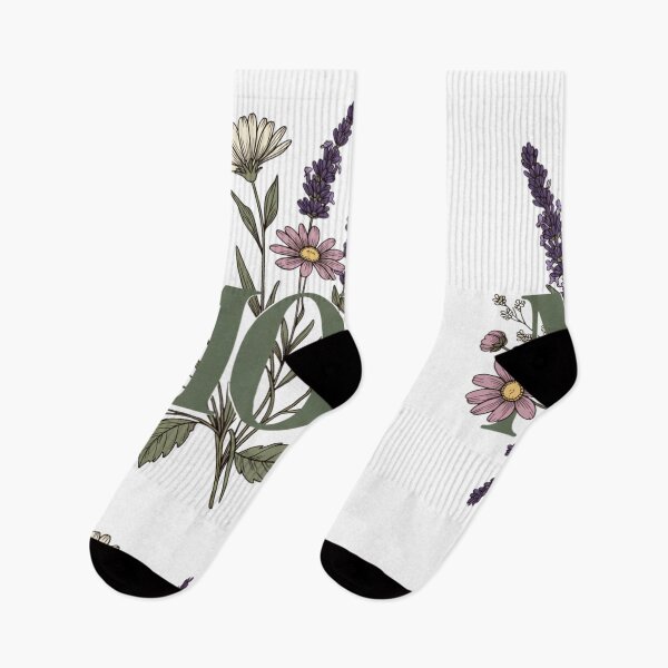Artikelvorschau, Blumen-T-Shirt „Mama“ mit Wildblumenmotiv | Botanisches Mama-Design, elegantes Cottagecore-Geschenk für Mama entworfen und verkauft von LegendChoice.