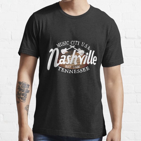 visiteurs ou natifs de nashvegas. Fait une idée parfaite de cadeau pour un cadeau d'anniversaire de Noël ou des vacances en famille, que vous vous promeniez le long de la rangée de musique ou de la scène de fête de Broadway ou d'un bar East Nash T-shirt essentiel