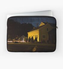 SUBURBIA Laptop Sleeve