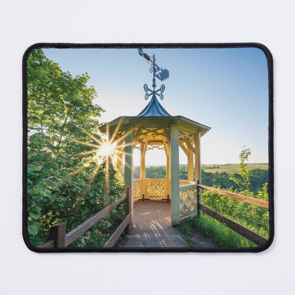 Artikelvorschau, Pavillon Hoher Kleef im Harz, Deutschland bei Sonnenuntergang entworfen und verkauft von Michael Abid.