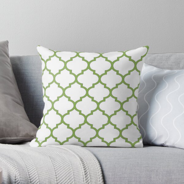 PANTONE COLOUR OF THE YEAR 2017 GREENERY DOMES QUATREFOIL GEOMETRIC PATTERN BY OZCUSHIONSTOO Throw Pillow