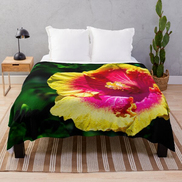 Aperçu de l'œuvre Hibiscus flamboyant créée et vendue par alleynegulston.