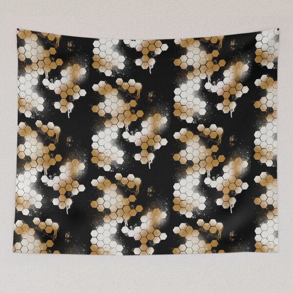 Aperçu de l'œuvre Motif abstrait grunge hexagonal or et noir - Éclaboussures métalliques créée et vendue par TheArtOfTreble.