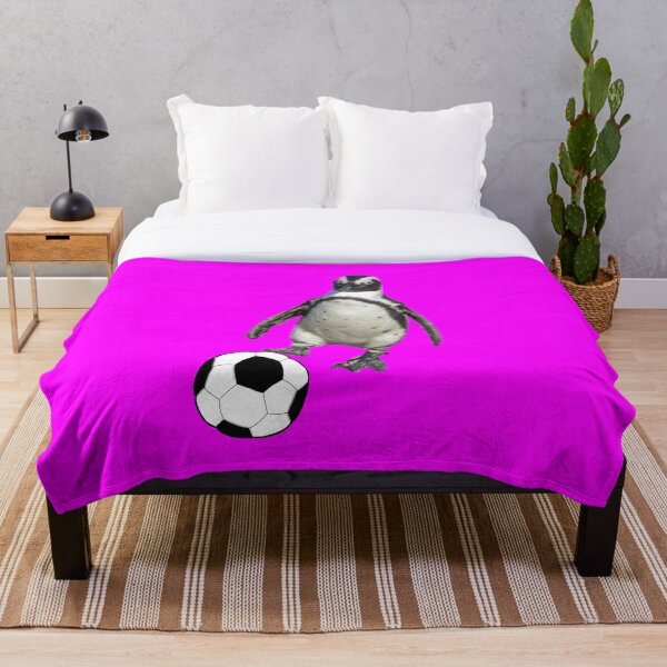 Item preview, Un pingüino divertido juega al fútbol. Un simpático pingüino futbolista de Sudáfrica. designed and sold by Katja LebenFreude.