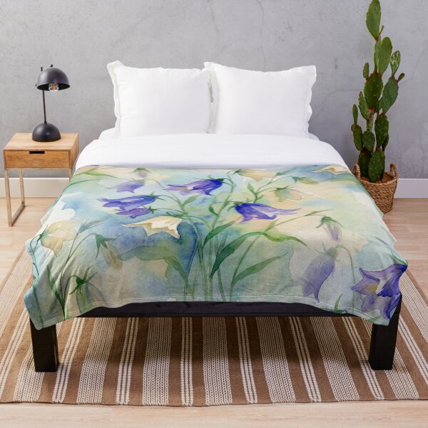 Artikelvorschau, Watercolour Bluebell Floral Botanical Pattern entworfen und verkauft von Aurea Geometry.