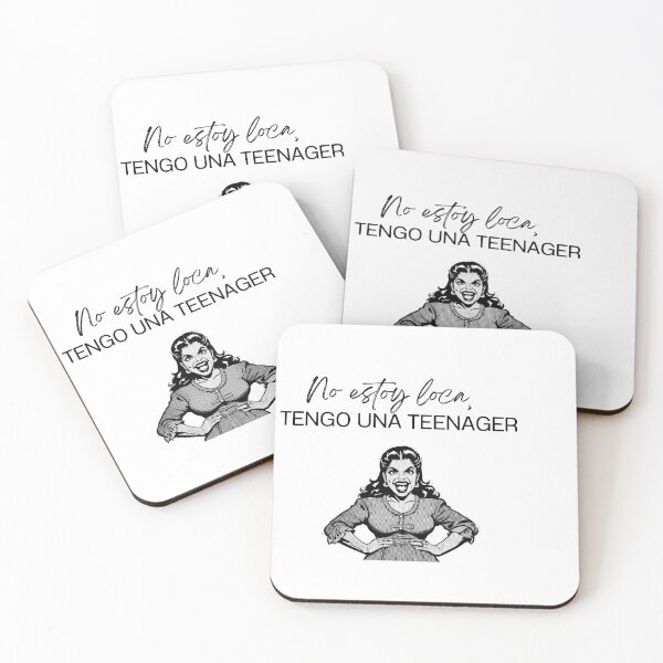 Aperçu de l'œuvre "Je ne suis pas folle, j'ai une adolescente - Autocollant humoristique pour t-shirt et coque de téléphone de maman latine, cadeau pour maman espagnole, maman adolescente hispanique de Floride" créée et vendue par De Aqui y de Alla Studio.