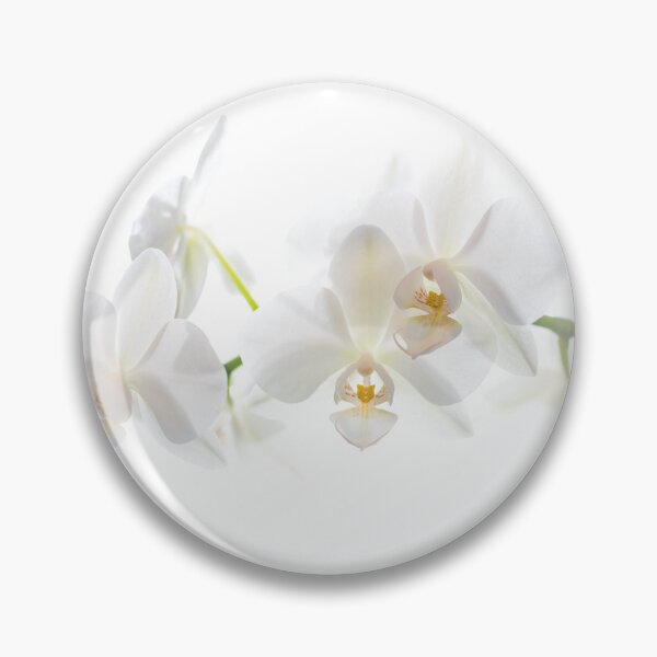 Artikelvorschau, Soft white orchid flowers entworfen und verkauft von iCimages.net.