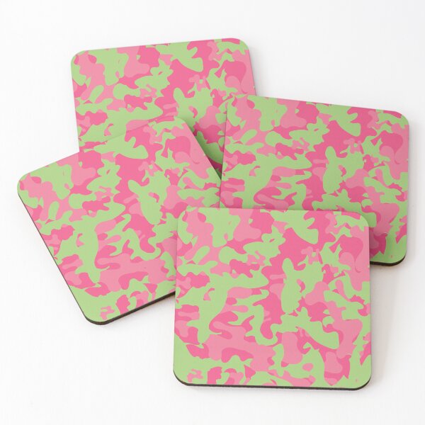 Artikelvorschau, Camouflage-Muster in Blütenrosa und Grasgrün entworfen und verkauft von Daniel Bevis Design.