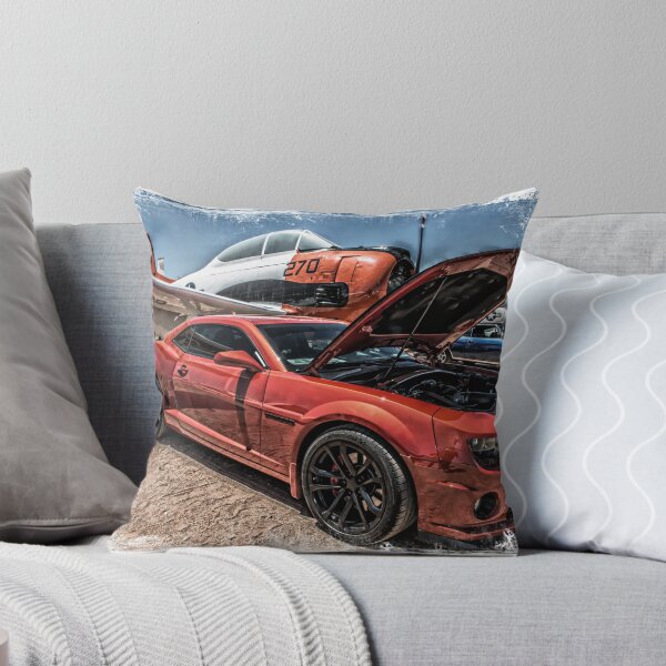 Artikelvorschau, Roter Chevy Camaro mit Oldtimer-Flugzeug-Autoszene entworfen und verkauft von Moriarty's Digital Visions.