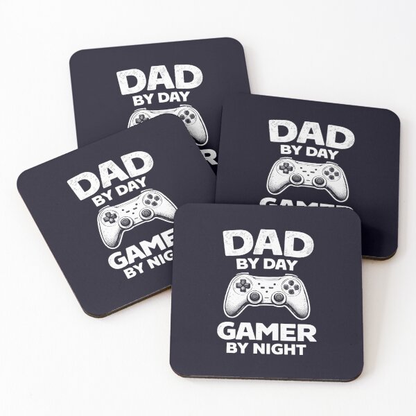 Artikelvorschau, Show Off your Dual Life With This Bold And Funny Dad By Day Gamer By Nigh gaming design. Funny Tshirt for Dad entworfen und verkauft von MalwasBasket.