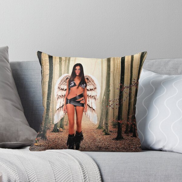 Aperçu de l'œuvre Angel in the forest Fine Art Print créée et vendue par stockfineart.