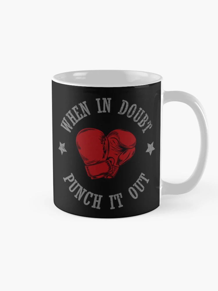 Aperçu 3 sur 6. Mug à café avec l'œuvre Boxe créée et vendue par Rivanify.