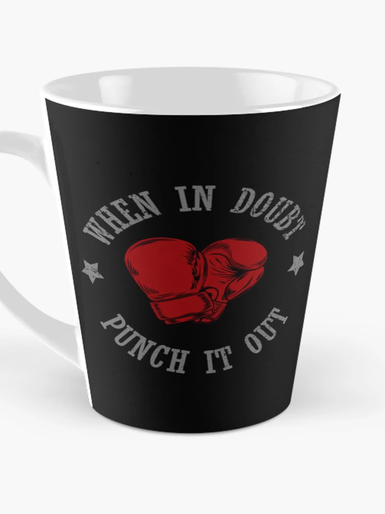 Aperçu 3 sur 4. Mug à café avec l'œuvre Boxe créée et vendue par Rivanify.