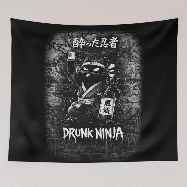 Aperçu de l'œuvre Chat ninja ivre avec une bouteille de saké – Design amusant de chat ninja créée et vendue par BlackCat Vibe.