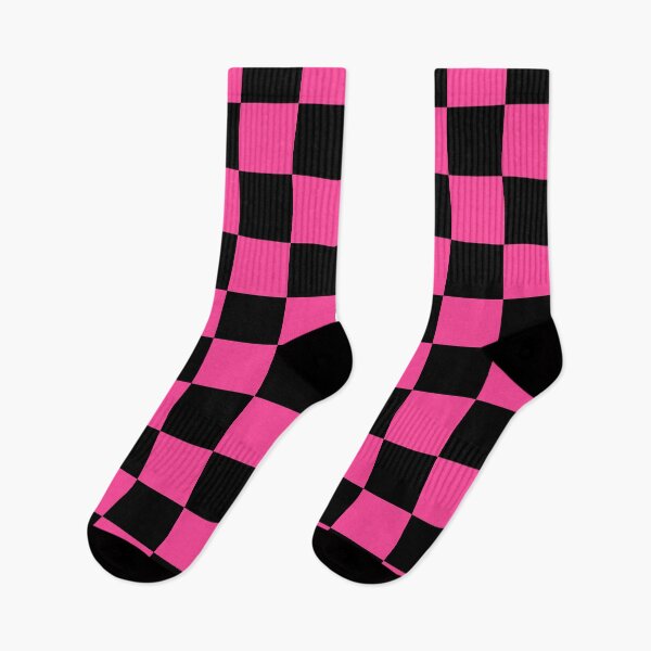 Artikelvorschau, Schwarz-rosa Schachbrettmuster – Auffälliger geometrischer Retro-Kunstdruck / Dekokissen entworfen und verkauft von Lainey1978.