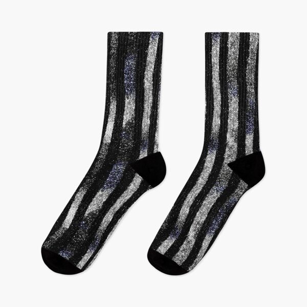 Aperçu de l'œuvre Rayures verticales noires et argentées à paillettes créée et vendue par bubblegoth.