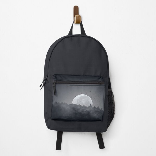 Artikelvorschau, Mondglühen - Vollmond über nebligem Wald entworfen und verkauft von Dyrk Wyst Redbubble Shop.