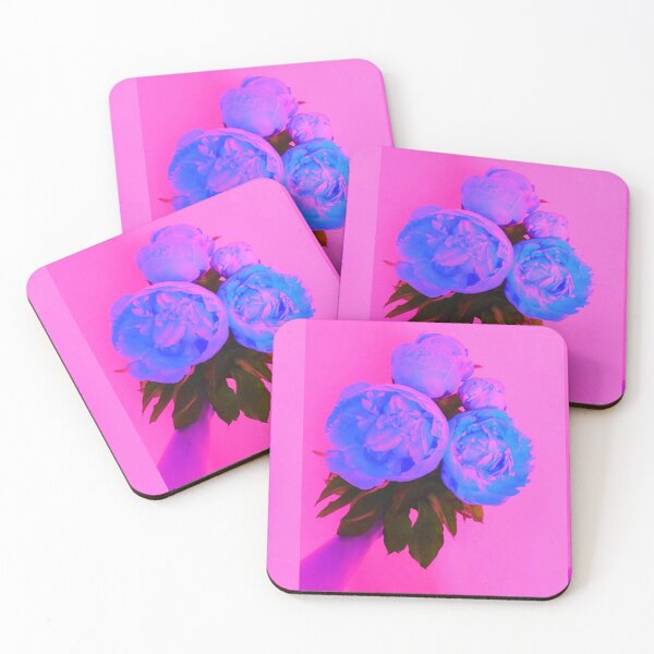 Artikelvorschau, Neonfarbener Pfingstrosenstrauß in Blau und Rosa entworfen und verkauft von Ink & Print Store .