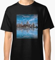 THAMES SKYLINE AKTUALISIERT Classic T-Shirt