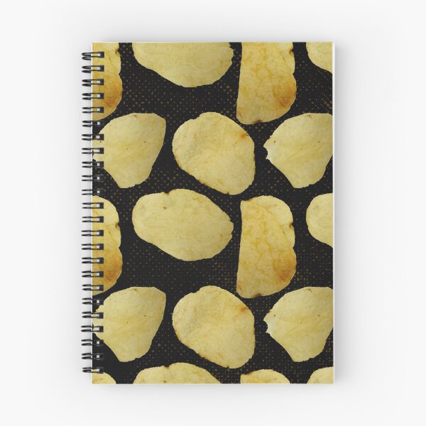 Aperçu de l'œuvre Motif sans couture de chips sur fond noir créée et vendue par Paintbrushbetty.