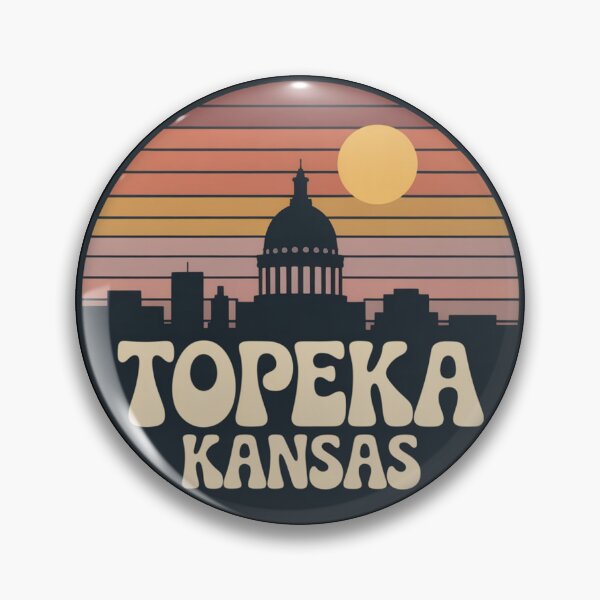 Artikelvorschau, Topeka, Kansas: Orange-Pink-Lila Sonnenuntergangs-Skyline-Abzeichen entworfen und verkauft von CircinusStore.