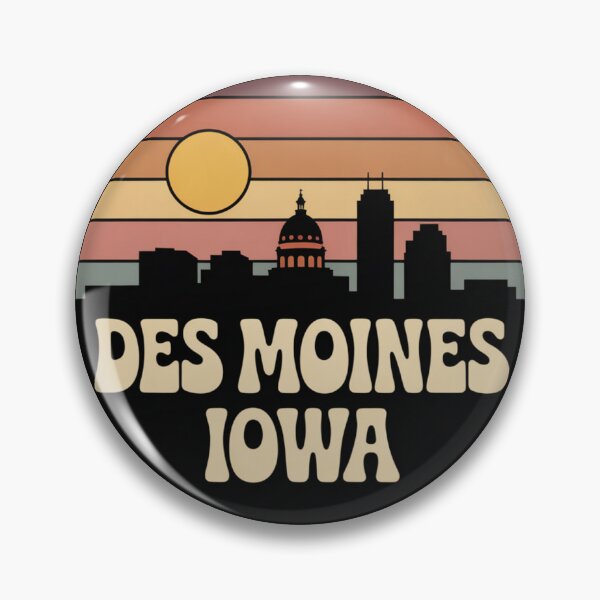 Artikelvorschau, Des Moines, Iowa: Orange-Rosa-Beige Sonnenuntergangs-Skyline-Abzeichen entworfen und verkauft von CircinusStore.