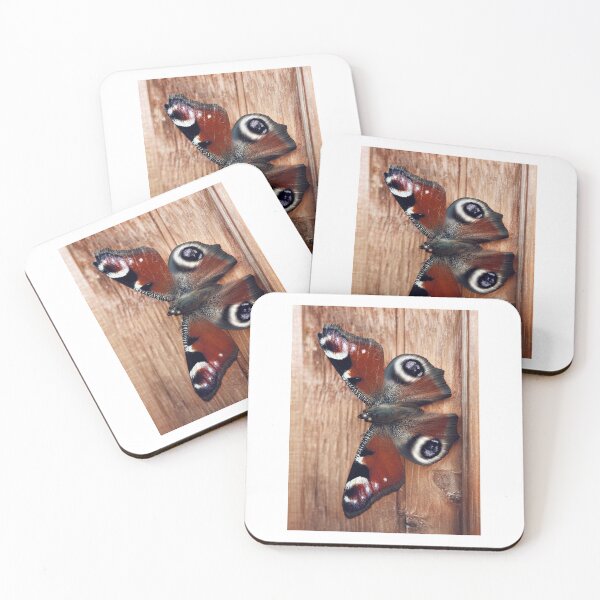 Artikelvorschau, Peacock Butterfly on Wood – Natural Pattern Beauty entworfen und verkauft von Sarah – Fine Art & Photography.