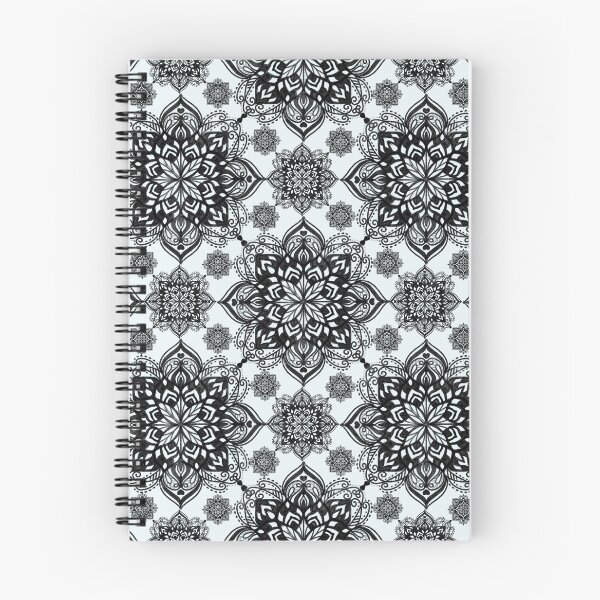 Artikelvorschau, Nahtloses Mandala-Spitzenmuster in Schwarz-Weiß | Eleganter floraler Ornamenthintergrund entworfen und verkauft von Studiohgood.