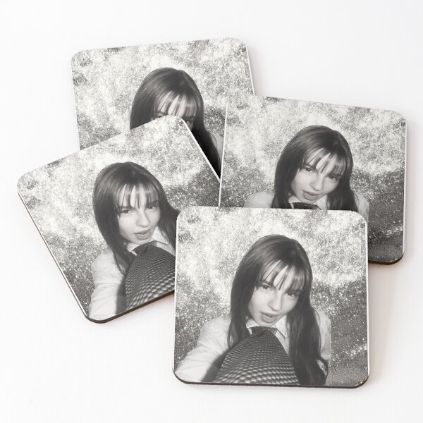 Item preview, Anouk Klein - Portrait golden queen nb designed and sold by PYXOO.