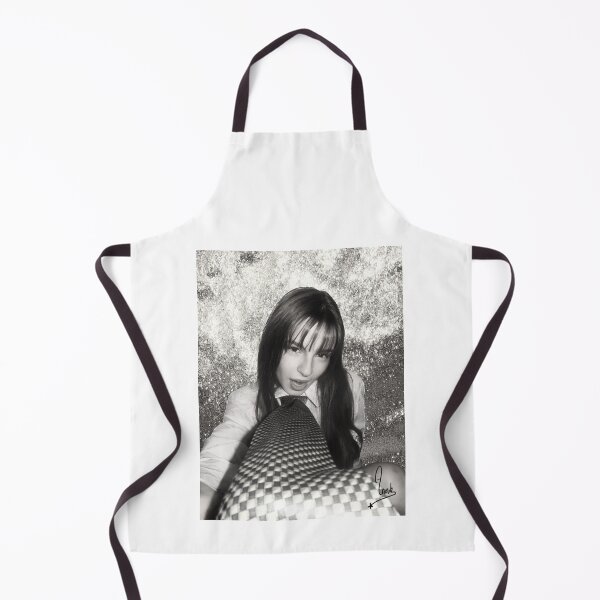 Item preview, Anouk Klein - Portrait golden queen nb designed and sold by PYXOO.