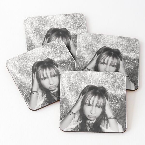 Item preview, Anouk Klein - Portrait golden queen nb designed and sold by PYXOO.