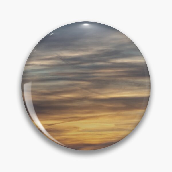 Artikelvorschau, Geschichteter Sonnenuntergang über dem Horizont entworfen und verkauft von Phil Perkins.