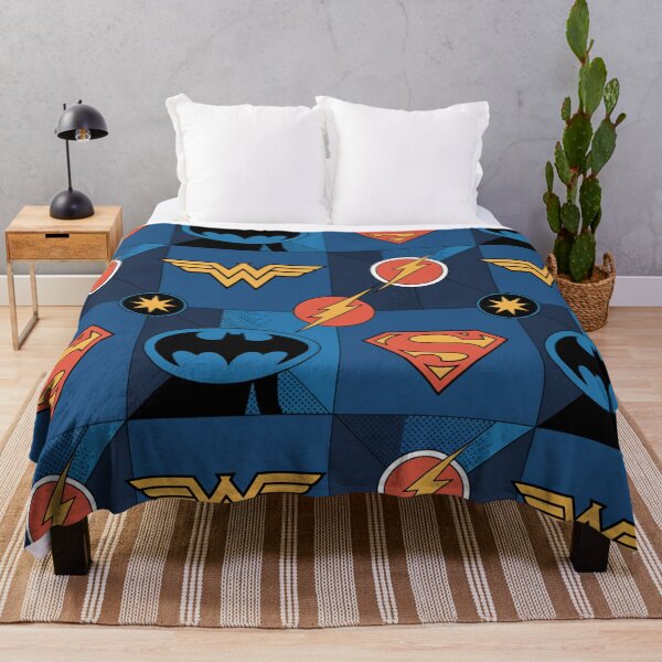 Artikelvorschau, Nahtloses Justice League-Muster – Superman, Batman & Wonder Woman entworfen und verkauft von Midnight Veil Designs.