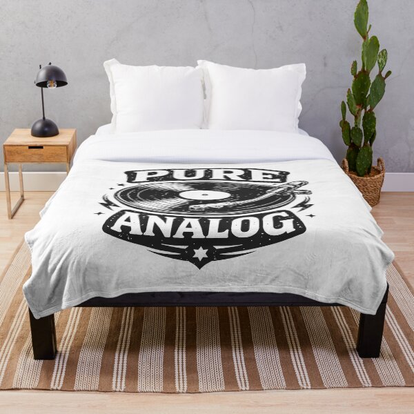 Item preview, Insignia de disco de vinilo analógico puro designed and sold by SnappyPNG.
