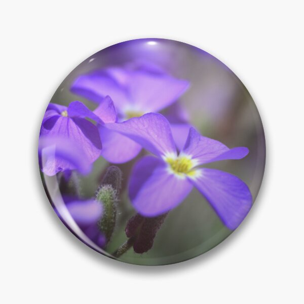 Artikelvorschau, Soft Purple Flower Macro Dreamy Floral Aesthetic Blurred Background Nature Close Up entworfen und verkauft von onubi.
