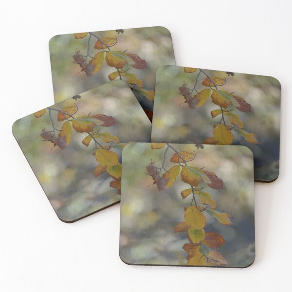 Aperçu de l'œuvre Autumn Branch With Golden Leaves Soft Focus Nature Minimal Aesthetic Wall Art créée et vendue par onubi.