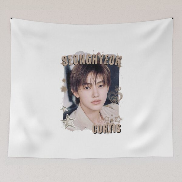 Artikelvorschau, CORTISs Seonghyeon Kpop Boy Group Schwarz-Weiß-Collage Digitales Kunstporträt entworfen und verkauft von AJUNICE STUDIO.