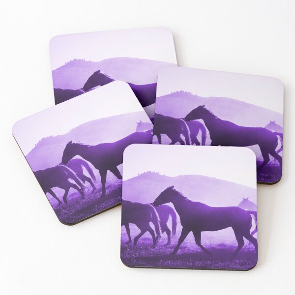 Aperçu de l'œuvre Chevaux violets - Passionnés de chevaux créée et vendue par Inspirationmotivation.