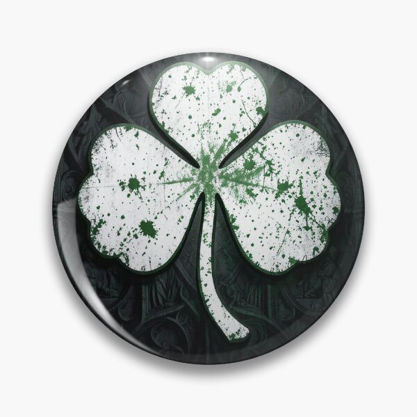Artikelvorschau, Gothic Dark Fantasy Distressed Shamrock entworfen und verkauft von Bloomkept.