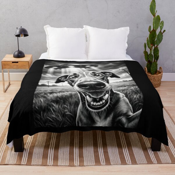 Artikelvorschau, Vintage Greyhound UFO Alien Hund Mama Papa Liebhaber entworfen und verkauft von TerryConnells.