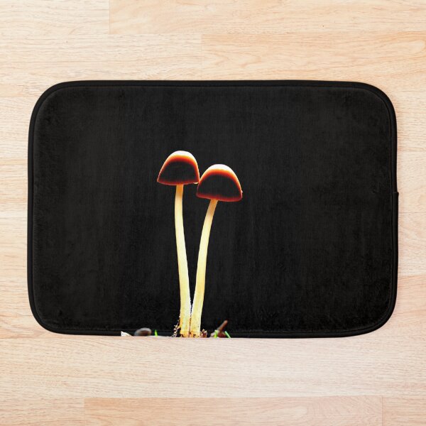 Item preview, Lámina minimalista de setas – Decoración de pared con estética oscura inspirada en la naturaleza designed and sold by onubi.