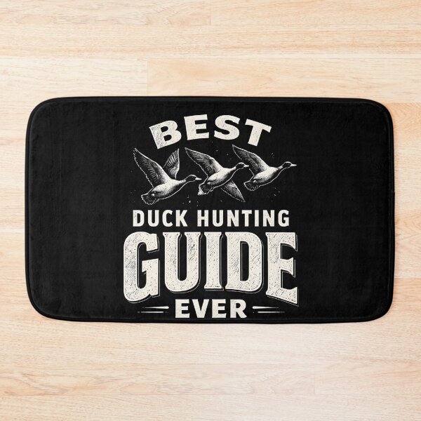 Aperçu de l'œuvre T-shirt « Meilleur guide de chasse aux canards », T-shirt de chasse humoristique, Cadeau pour chasseur de canards, T-shirt de chasse aux oiseaux aquatiques, Idée cadeau pour les amoureux de la nature créée et vendue par THREE LITTLE BEANS.
