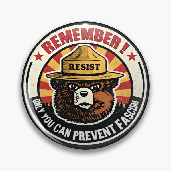 Artikelvorschau, Nur du kannst den Faschismus bekämpfen – Smokey Bear leistet Widerstand, um unsere Nationalparks zu schützen. entworfen und verkauft von SkeletonsDanger.