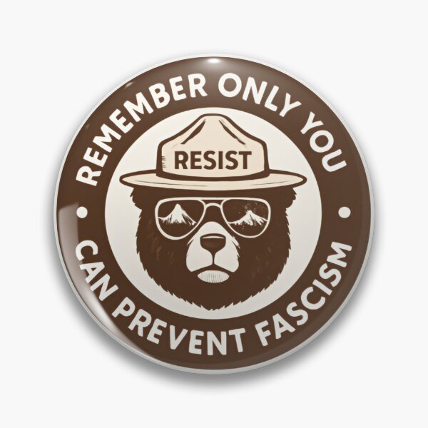 Item preview, Solo tú puedes prevenir el fascismo - Smokey el oso resiste al servicio alternativo de EE. UU. protege nuestros parques nacionales designed and sold by SkeletonsDanger.