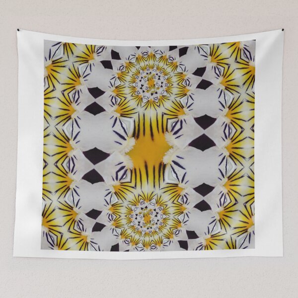 Aperçu de l'œuvre Yellow Black Floral Pattern – Hypnotic Kaleidoscope Design créée et vendue par SilentBloomLab.